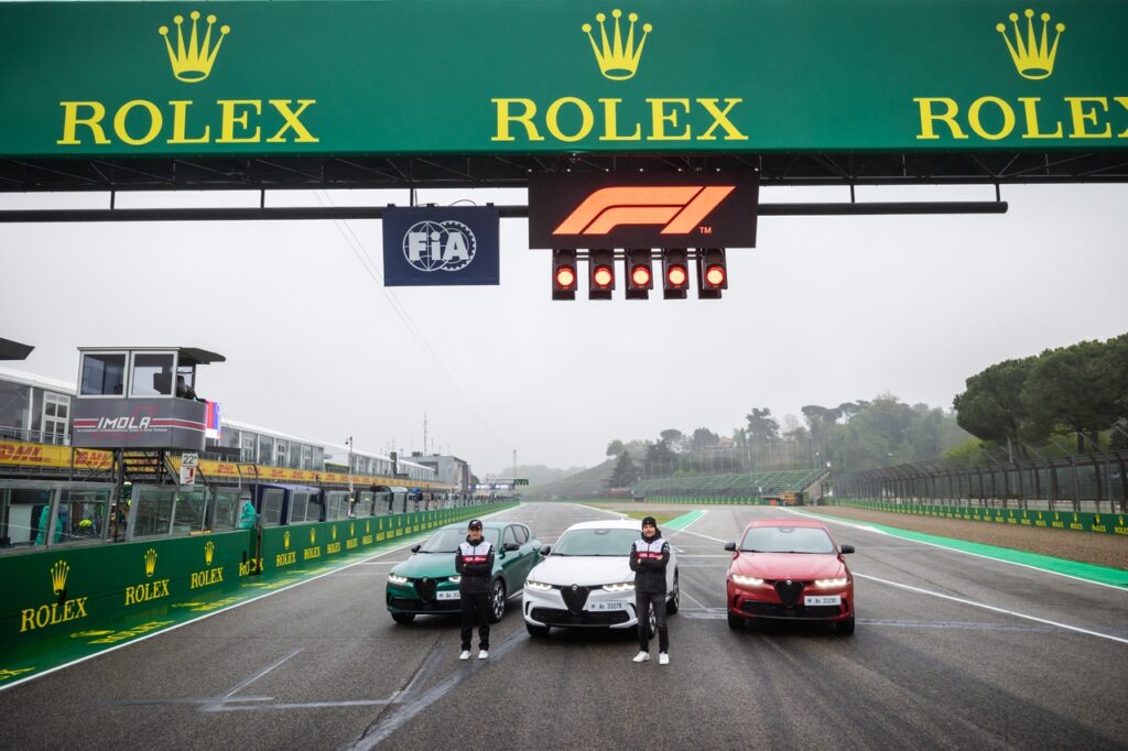 Alfa Romeo Tonale sfreccia sull’Autodromo Enzo e Dino Ferrari