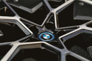 BMW e Mini useranno solo cerchi in alluminio prodotti con energia green
