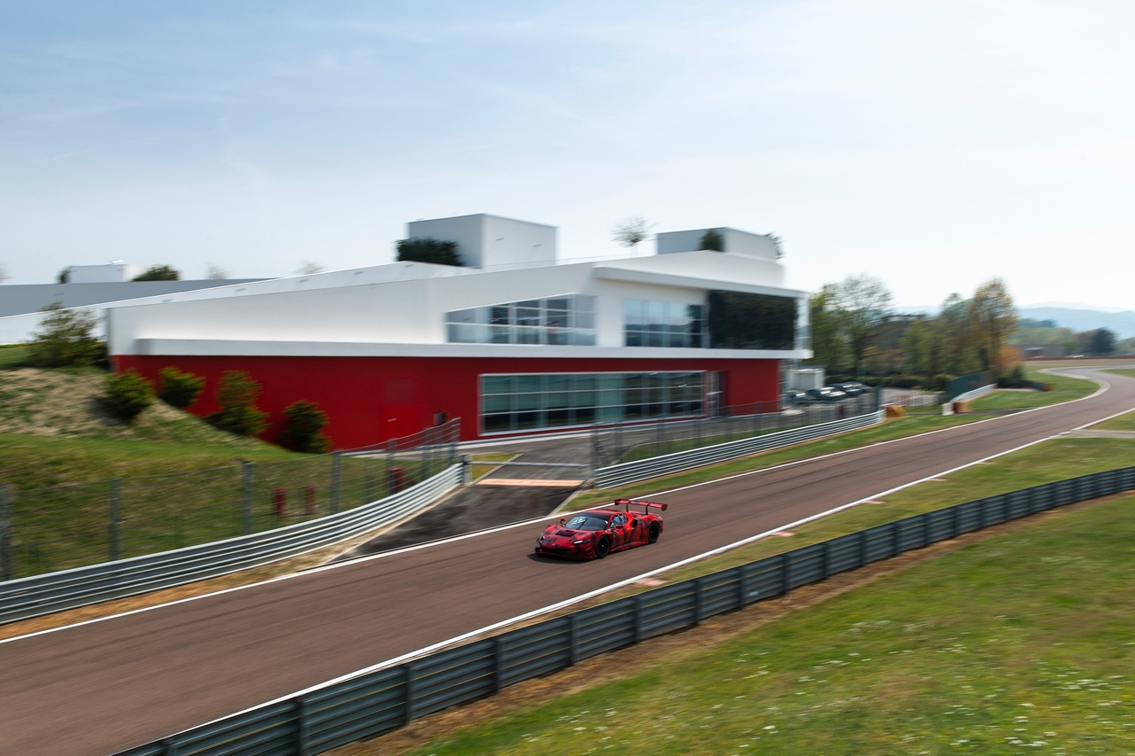 Ferrari 296 GT3: completati i test sul circuito di Fiorano