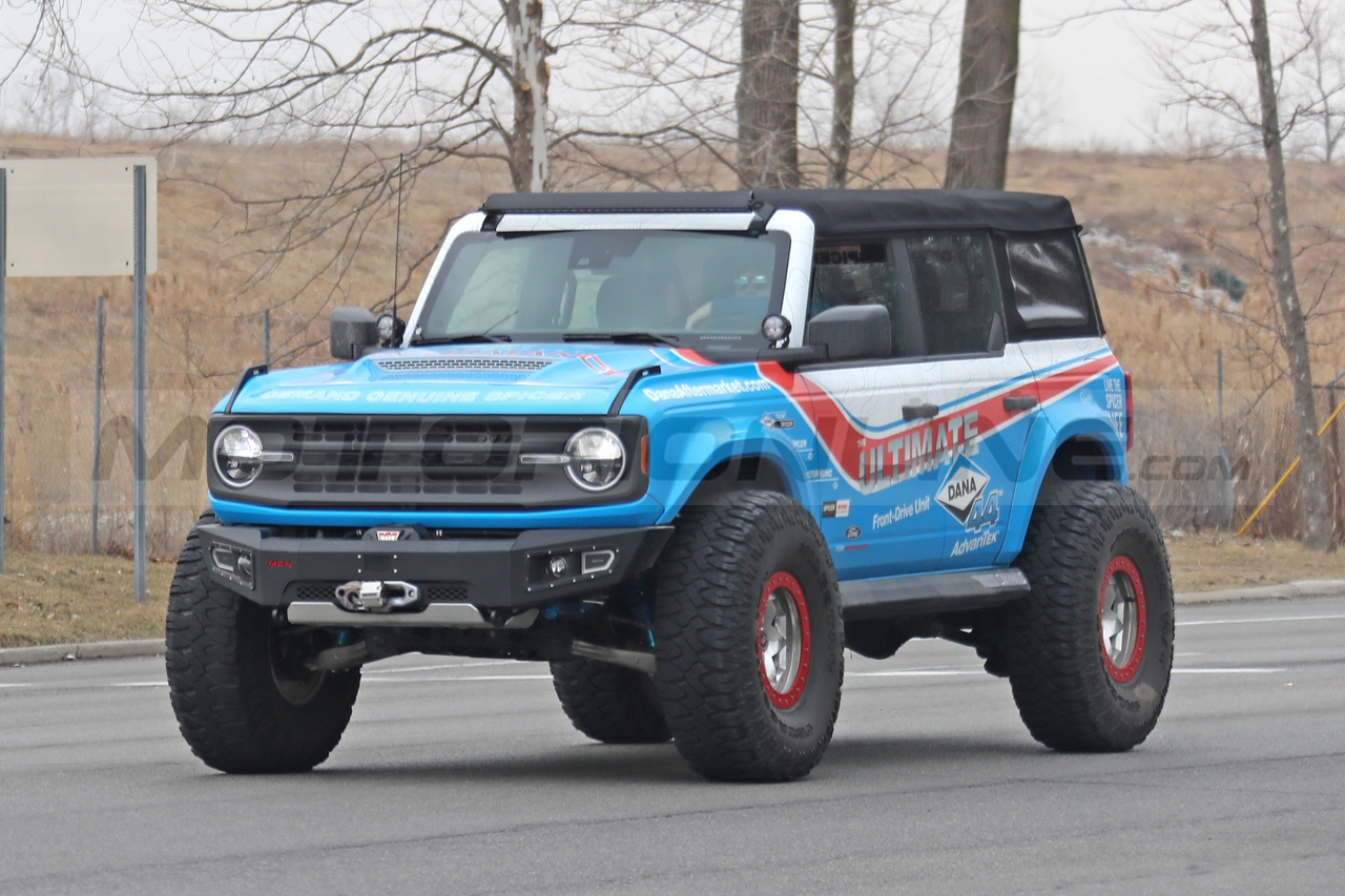 Ford Bronco modificato - Foto Spia 12-04-2022