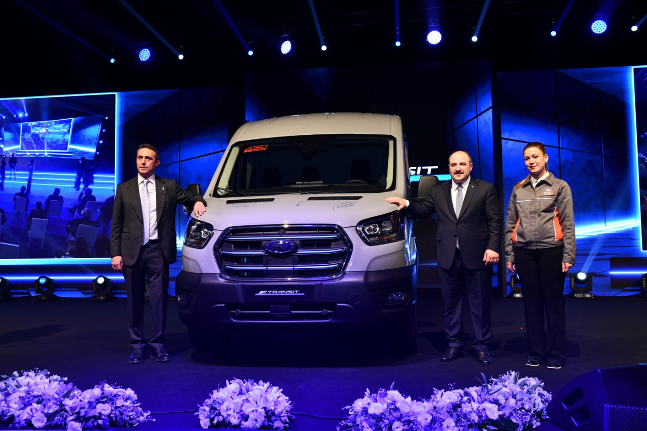 Ford E-Transit: i primi esemplari escono dallo stabilimento turco