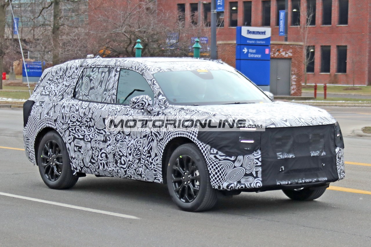 Ford Fusion Active - Foto spia 22-4-2022