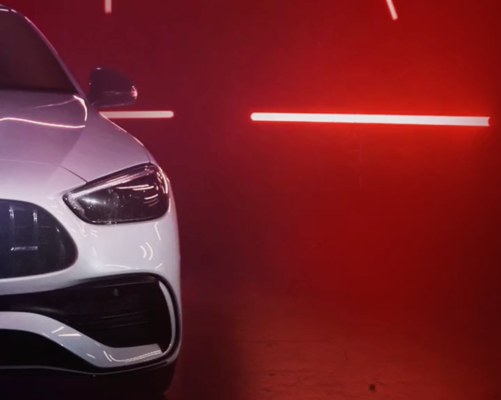 Mercedes-AMG C 43 2023: la nuova quattro cilindri debutterà presto [VIDEO TEASER]