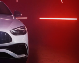 Mercedes-AMG C 43 2023: la nuova quattro cilindri debutterà presto [VIDEO TEASER]