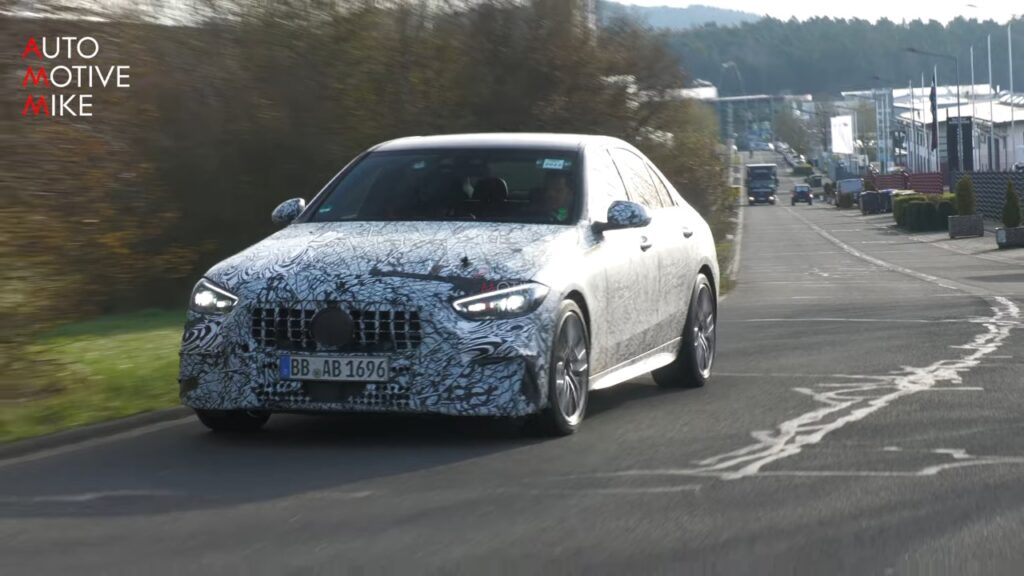 Mercedes-AMG C 43 2023: test sul Nurburgring per la nuova generazione [VIDEO SPIA]