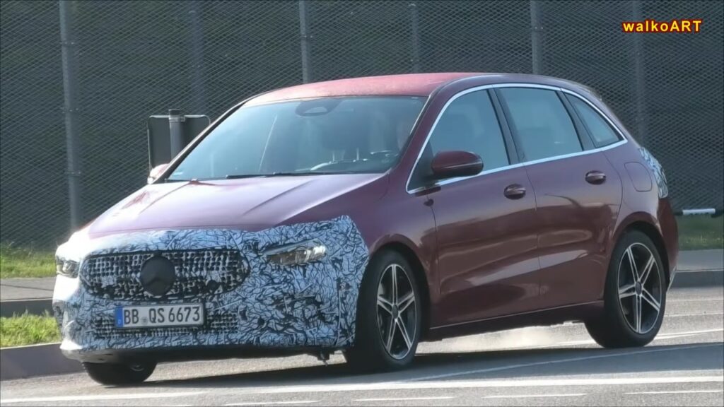 Mercedes Classe B 2023: proseguono i collaudi del nuovo restyling [VIDEO SPIA]