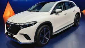 Mercedes EQS SUV: ecco il suo design esterno [FOTO SPIA]