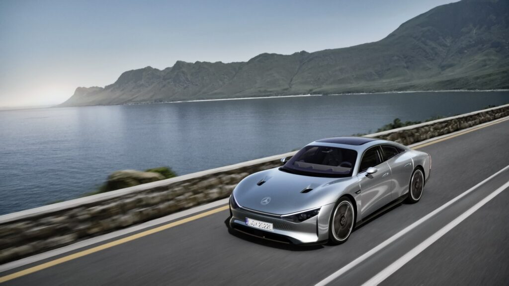 Mercedes Vision EQXX: nel 2024 arriverà la versione di produzione