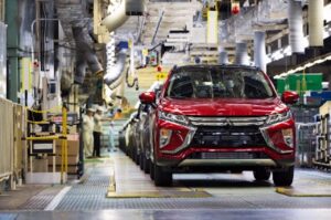 Mitsubishi interrompe la produzione nel suo stabilimento in Russia