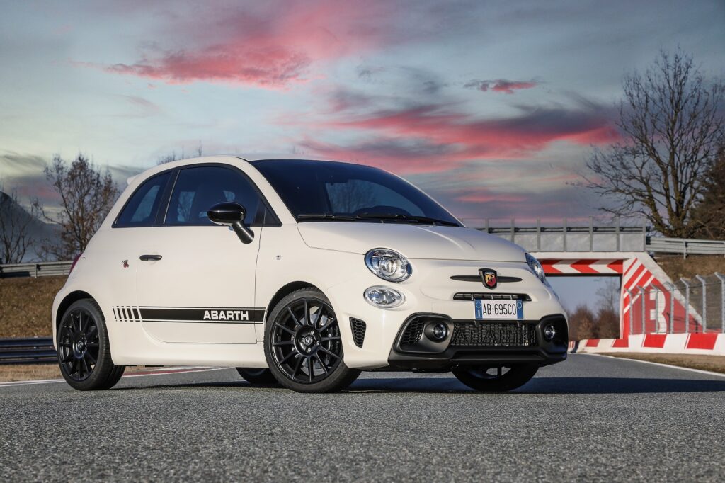 Abarth: doppia vittoria al concorso “Best Brands in All Classes” di AUTO BILD