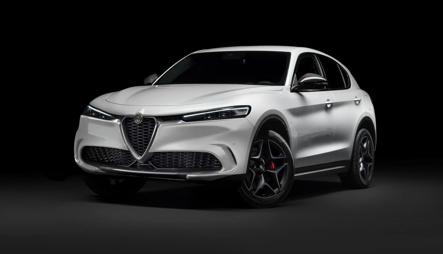 Nuova Alfa Romeo Stelvio: anche per il SUV ci saranno sorprese?