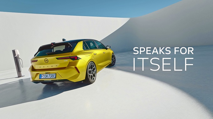 Nuova Opel Astra: l’innovativa compatta che non ha bisogno parole [FOTO e VIDEO]