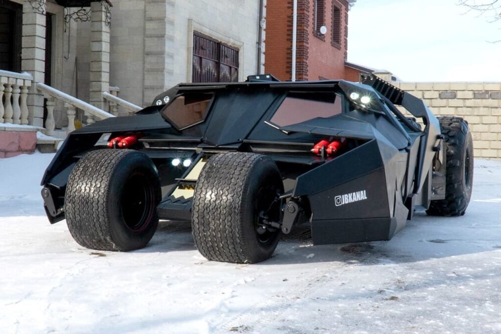 Tumbler: in vendita una replica della Batmobile a 399.000 dollari [FOTO e VIDEO]