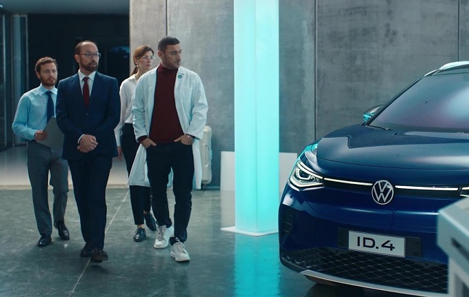Volkswagen e Totti: in onda la campagna con protagonista la gamma ID. [VIDEO]