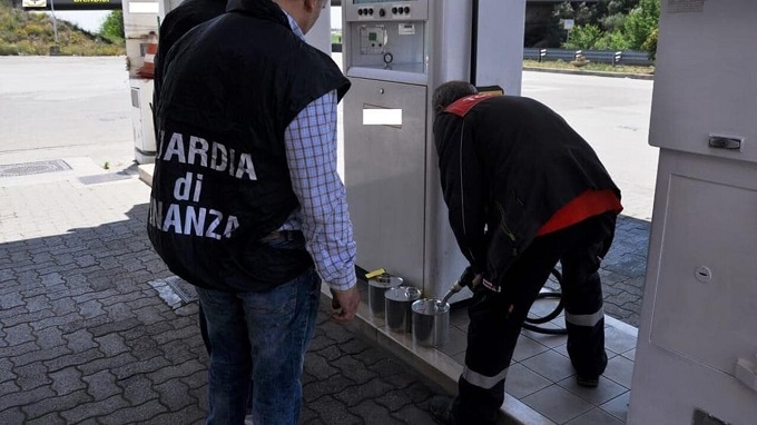 Caro carburante, Monza: sanzionati 11 benzinai per irregolarità