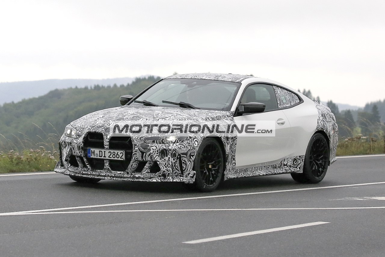 BMW M4 CSL: potrebbe debuttare una versione hommage da 600 CV