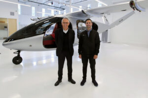 Stellantis: Tavares visita Archer, produttore di velivoli elettrici