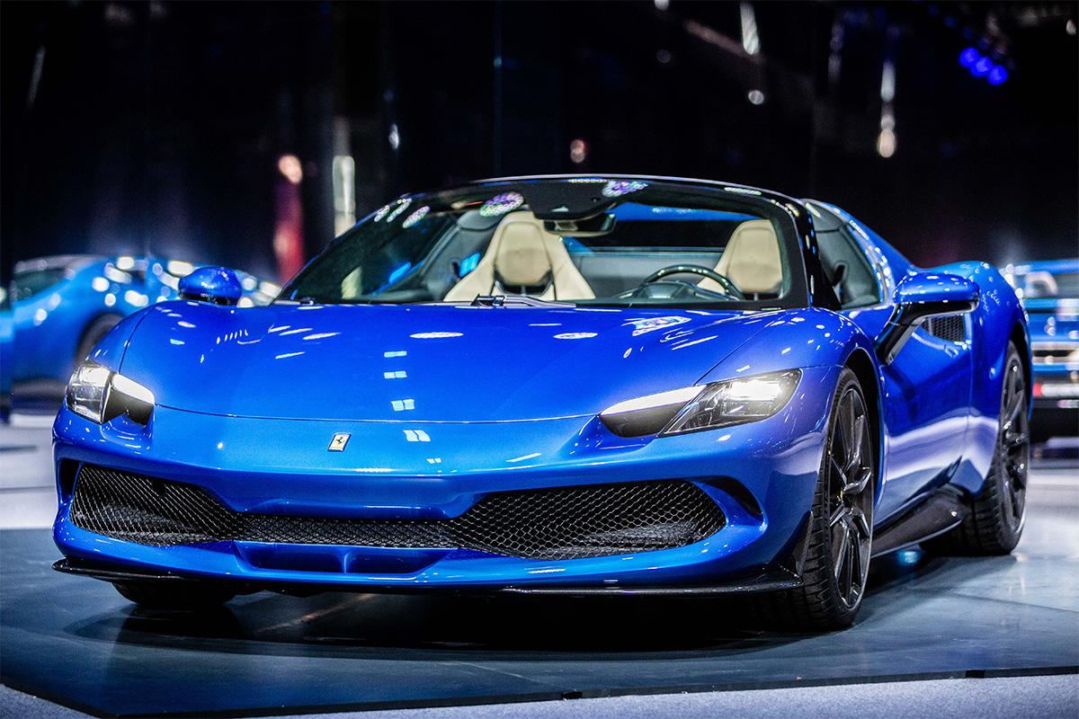 Ferrari 296 GTS ufficialmente presentata in Germania