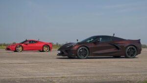 Ferrari 458 Speciale vs Chevrolet Corvette Stingray: chi vince la drag race? [VIDEO]
