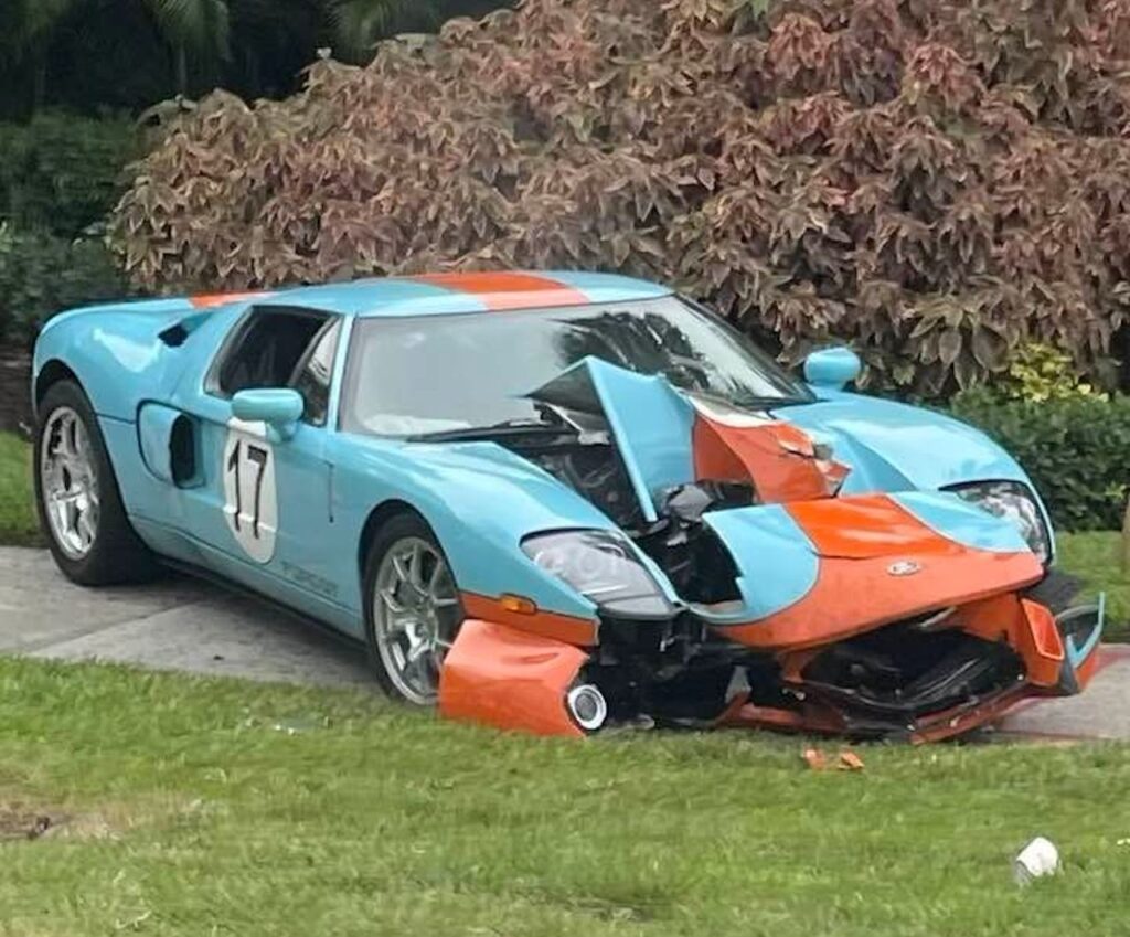 Ford GT Heritage Edition: brutto incidente per un rarissimo esemplare [FOTO]