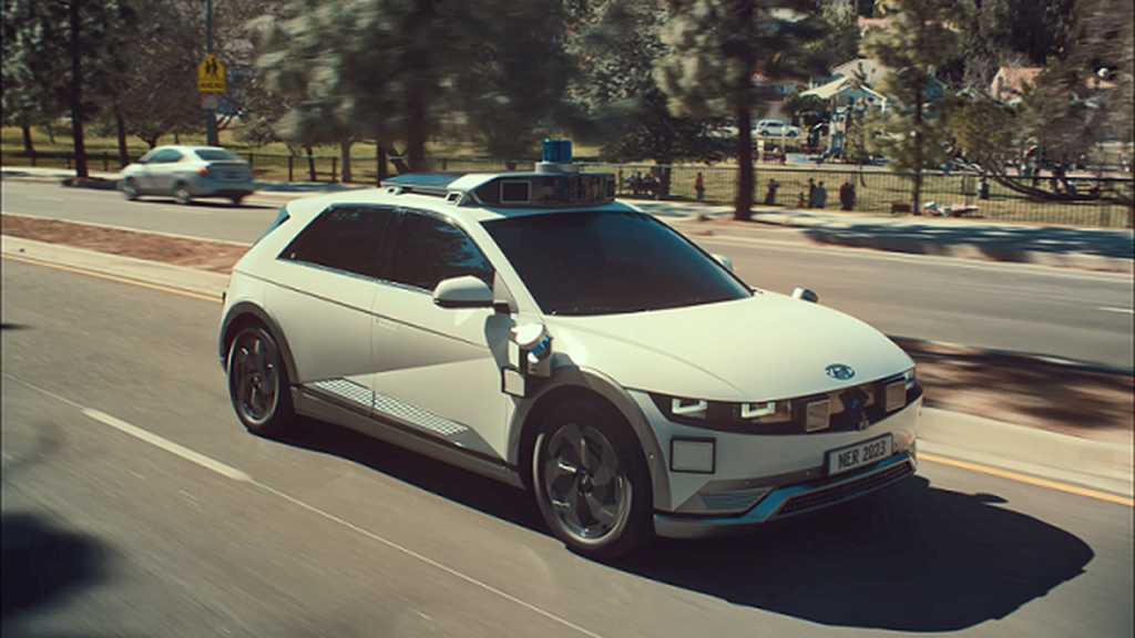 Hyundai Ioniq 5: nuova campagna promozionale dedicata al robotaxi [VIDEO]