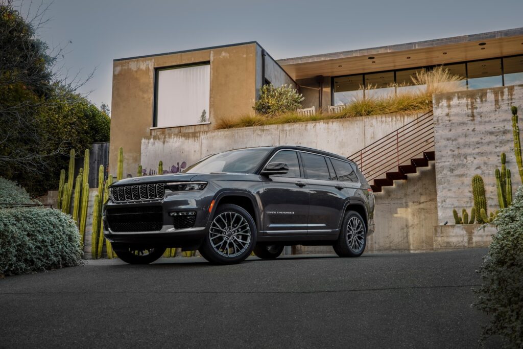 Jeep Grand Cherokee L:  Best Full-Size SUV per Best Family Car