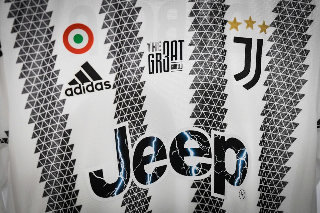 Jeep e Juventus svelano la nuova divisa per la stagione 2022/2023