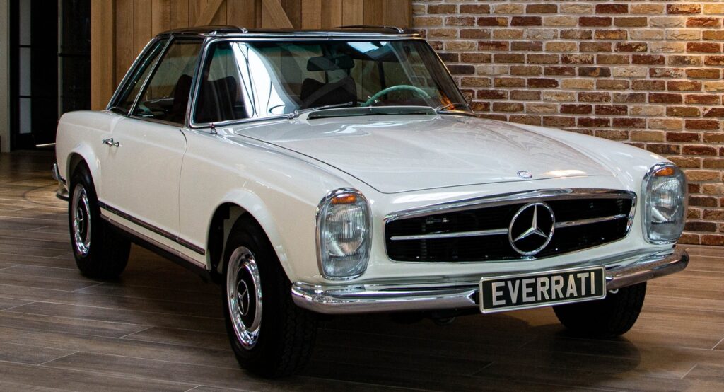 Mercedes-Benz SL Pagoda: Everrati e Hilton & Moss svelano il restomod elettrico [FOTO]