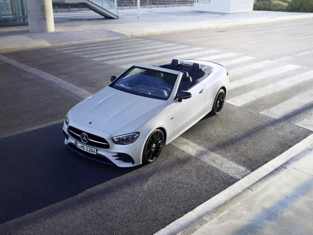 Mercedes Classe E Night Edition: debutta la nuova versione speciale [FOTO]