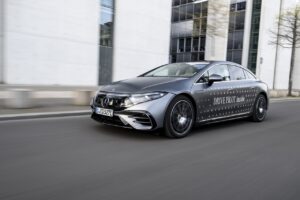 Mercedes Classe S ed EQS: dal 17 maggio sarà acquistabile il sistema Drive Pilot
