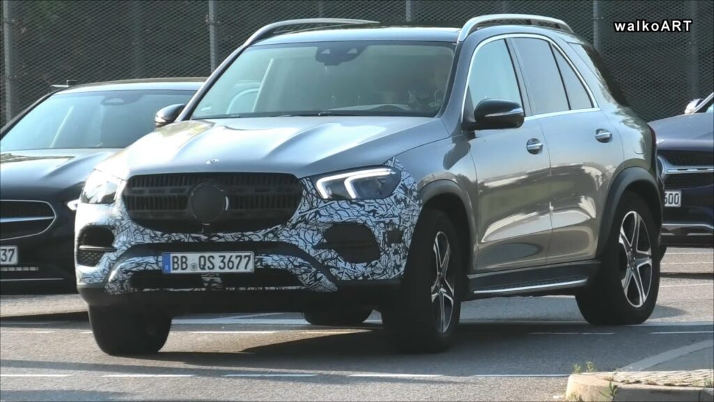 Mercedes GLE 2023: i test proseguono sulle strade della Germania [VIDEO SPIA]