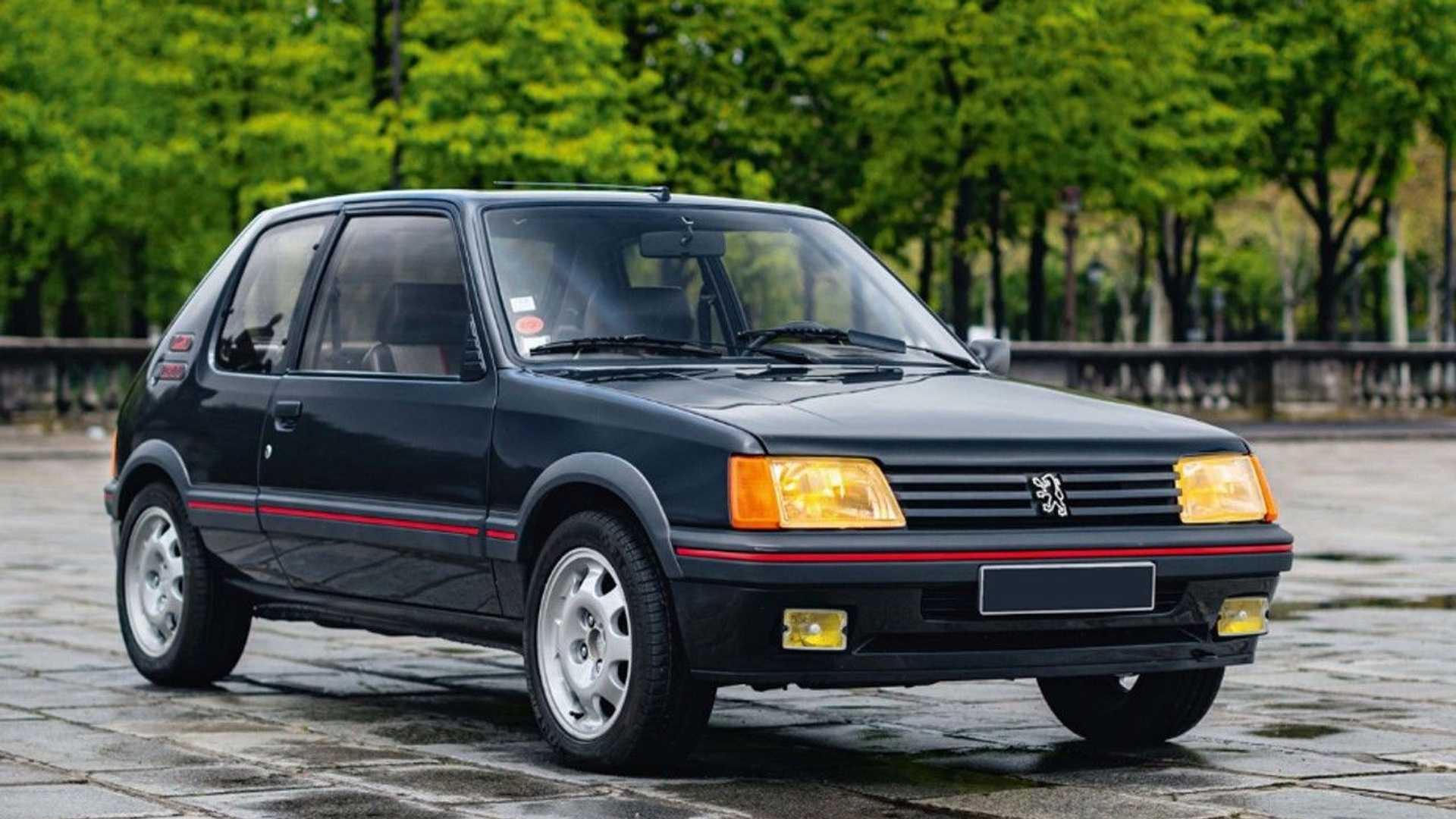 Peugeot 205 GTI: un esemplare venduto a 83.000 euro