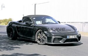 Porsche 718 Spyder RS pizzicata in strada [FOTO SPIA]