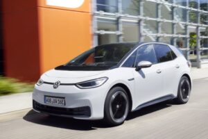 Volkswagen: sold out gli ordini per le nuove auto elettriche nel 2022. Ecco il motivo