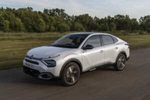 Citroën C4 X ed e-C4 X: debuttano i due nuovi crossover con silhouette fastback [FOTO]