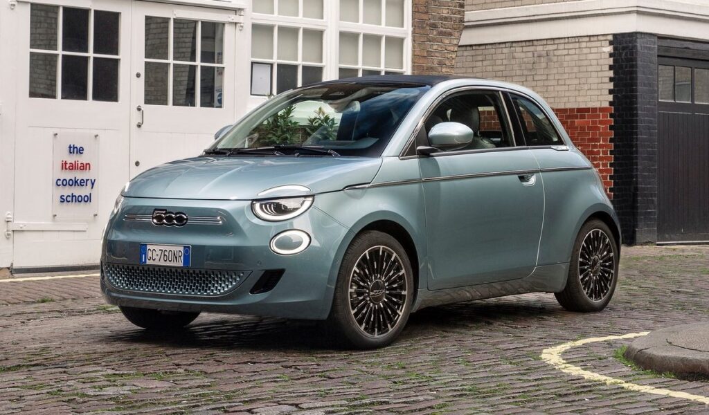 Fiat 500: auto elettrica più venduta in Francia per il secondo mese di fila