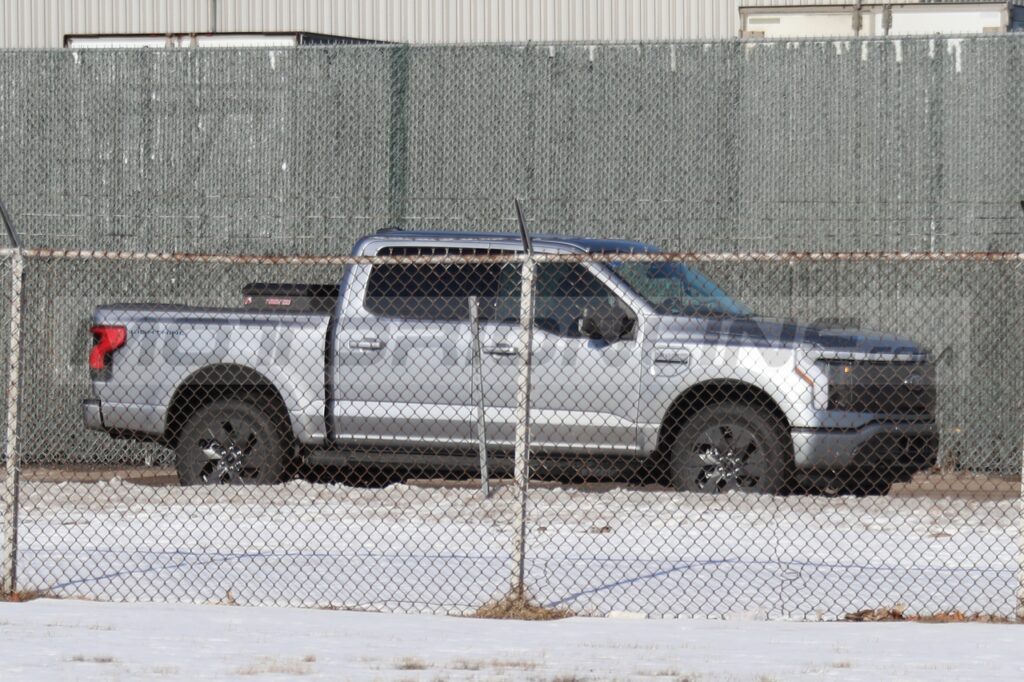 Ford F-150 Lightning: avvistato un prototipo con il generatore brevettato [FOTO SPIA]