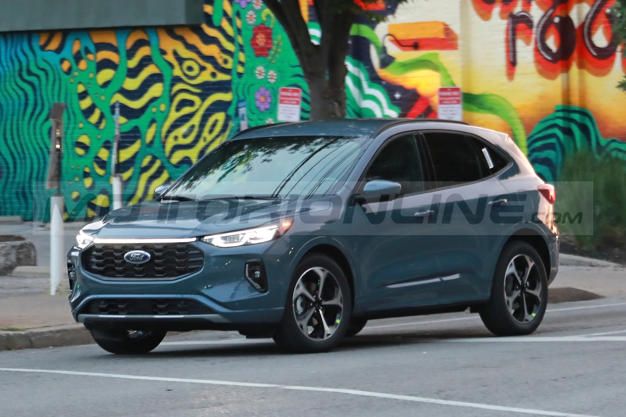 Ford Kuga 2023 - Foto Spia 16-06-2022