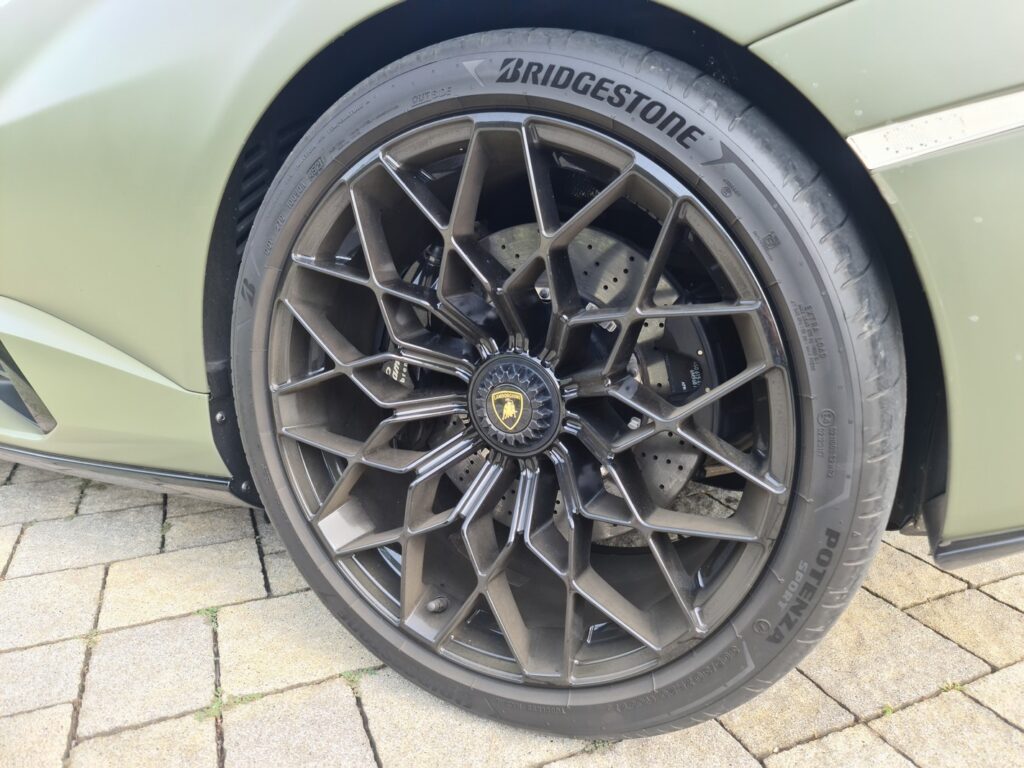 Lamborghini Huracán STO 2022