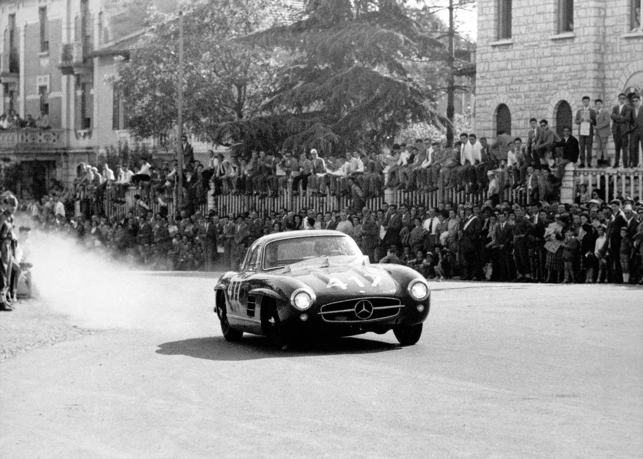 Mercedes-Benz Classic torna alla 1000 Miglia per festeggiare i 70 anni della SL