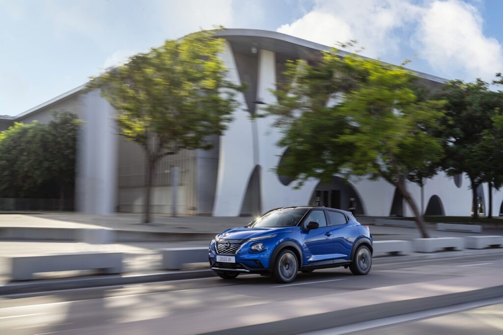 Nissan Juke Hybrid: il nuovo crossover coupé debutta sulle strade italiane