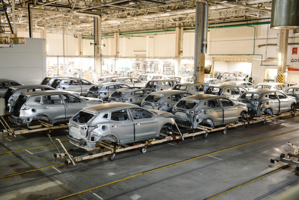 Nissan: la produzione in Russia si ferma per altri sei mesi