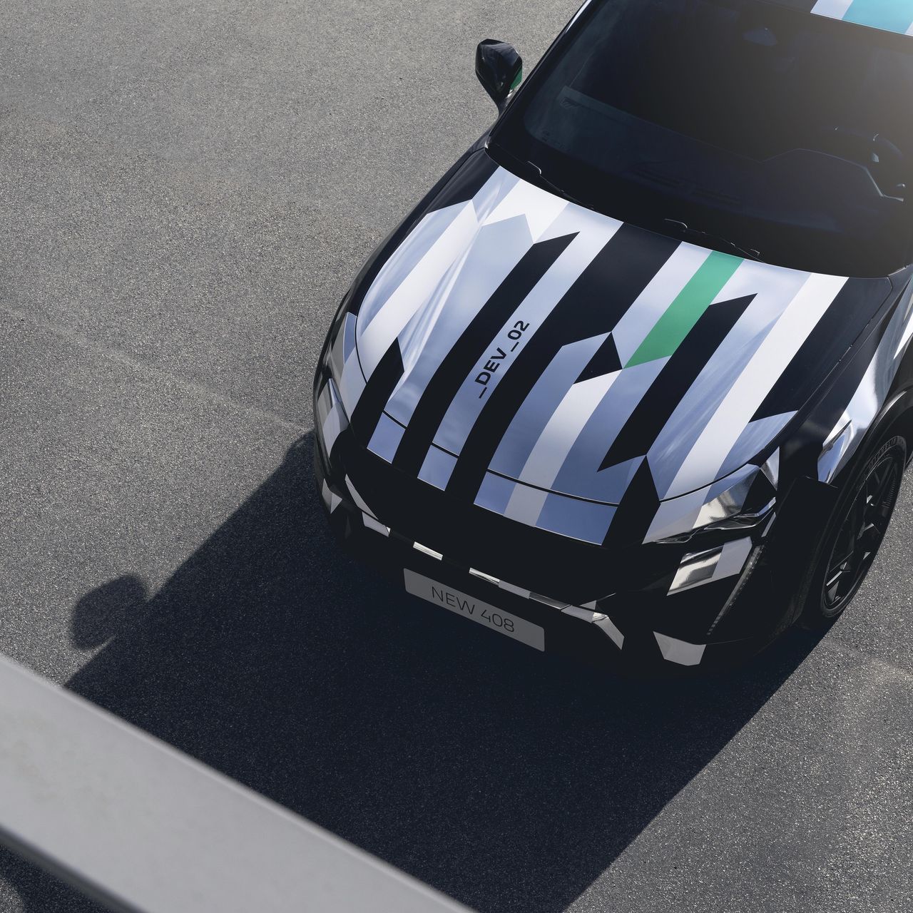 Nuova Peugeot 408: Il SUV si mostra in nuove immagini teaser