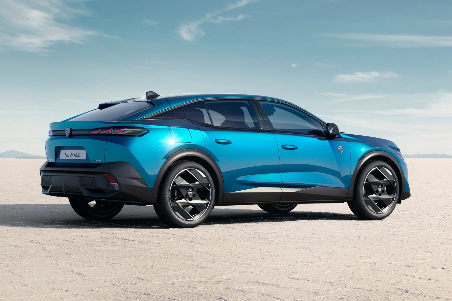 Peugeot 408: ecco quali saranno i suoi più temibili concorrenti