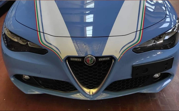 Alfa Romeo Giulia 2023: il restyling trapela dalla berlina per la Polizia? [FOTO LEAKED]