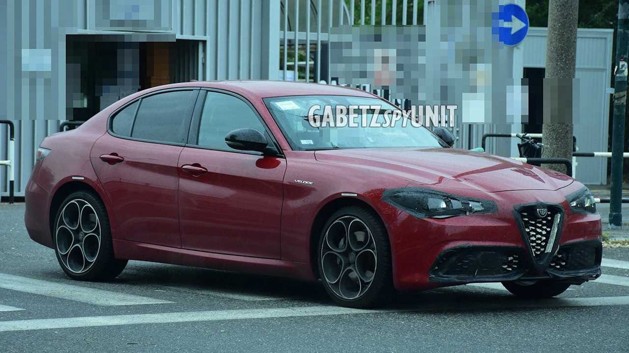 Alfa Romeo Giulia e Stelvio restyling: niente motori ibridi?