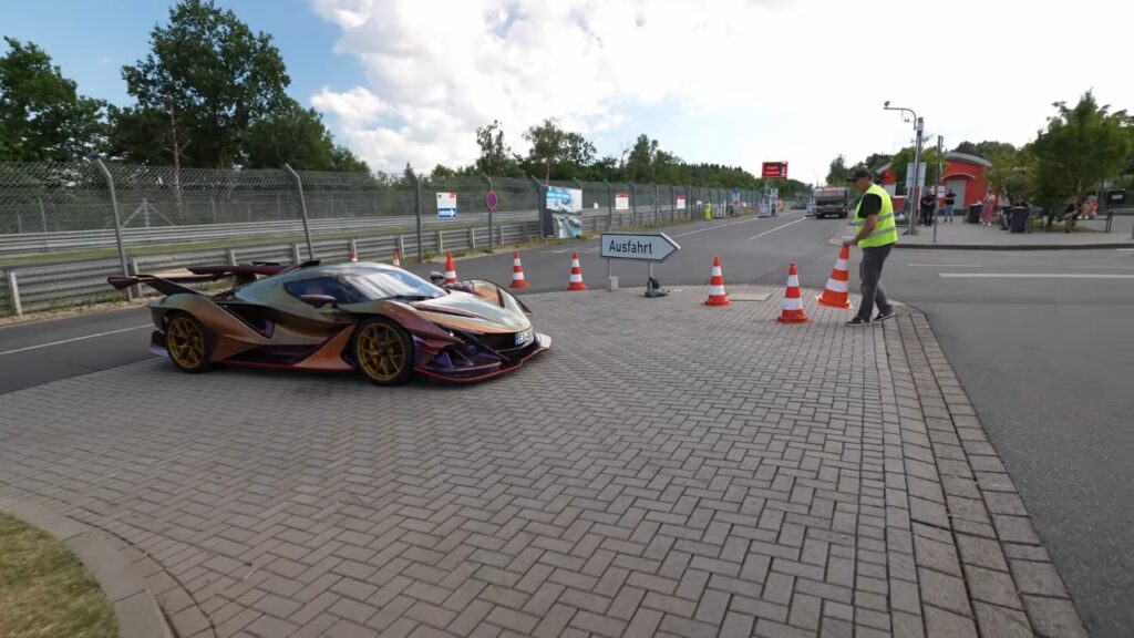 Apollo IE: la speciale supercar scende in pista al Nurburgring [VIDEO]