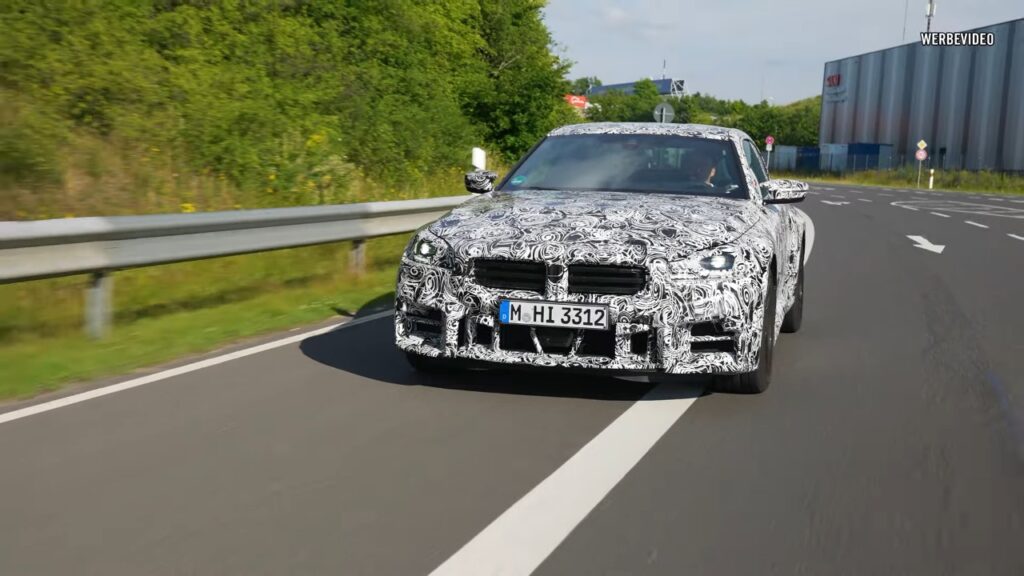 BMW M2 2023: ecco come raggiunge con semplicità i 292 km/h [VIDEO]