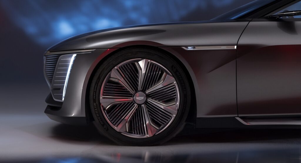 Cadillac Celestiq: ecco in anteprima abitacolo ed esterno [TEASER]