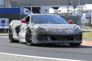 Chevrolet Corvette E-Ray: proseguono i test sulla versione ibrida [FOTO e VIDEO SPIA]